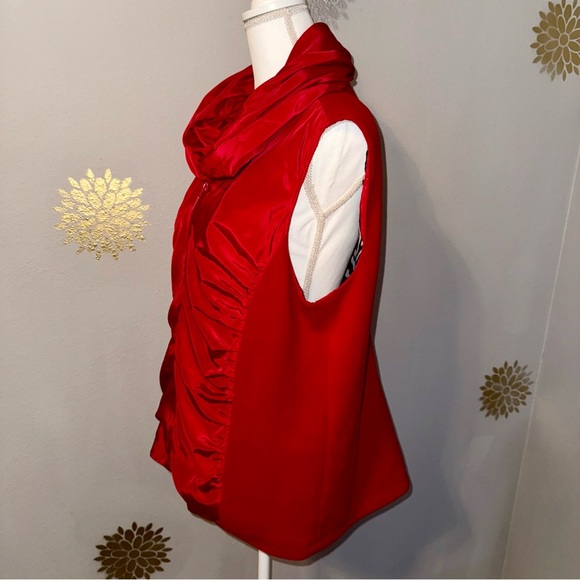 Woman’s Plus Christmas Red Sleeveless Zip-Up Vest Zebra Black White Lining - Picture 3 of 13